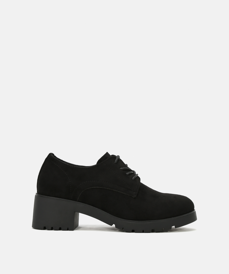 Zapatos tacón cordones